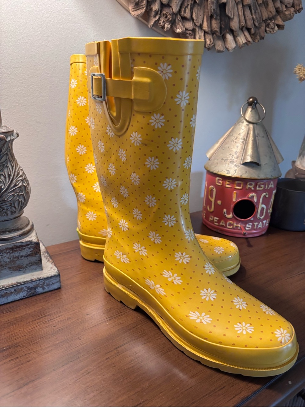 Gorpcore women’s Western Chief Yellow Daisy Delight Rain Mid Boots Size 8